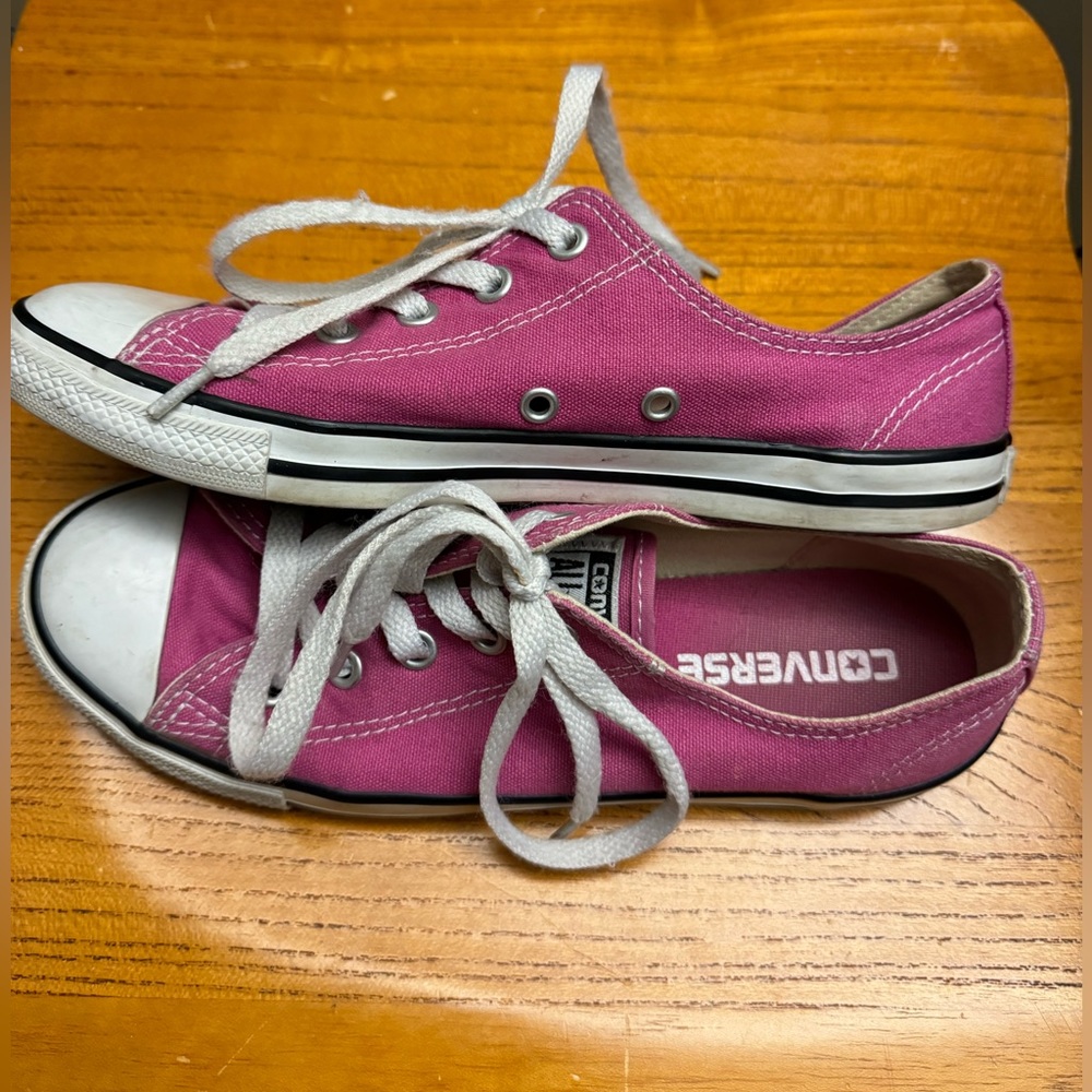 Converse low top Allstars Pink size 6
